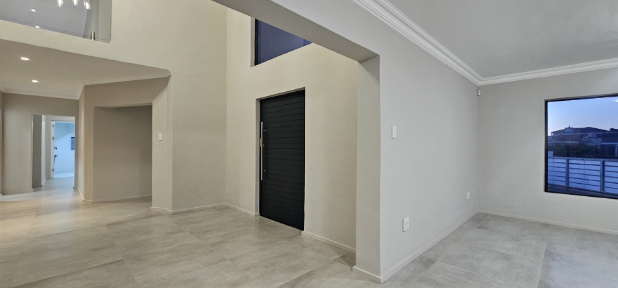 5 Bedroom Property for Sale in Myburgh Park Western Cape